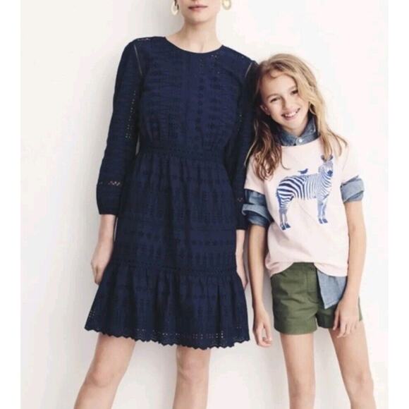 J. Crew Eyelet Lace Flutter Hem Dress Size 2 Navy Blue Preppy A Line - Picture 3 of 7